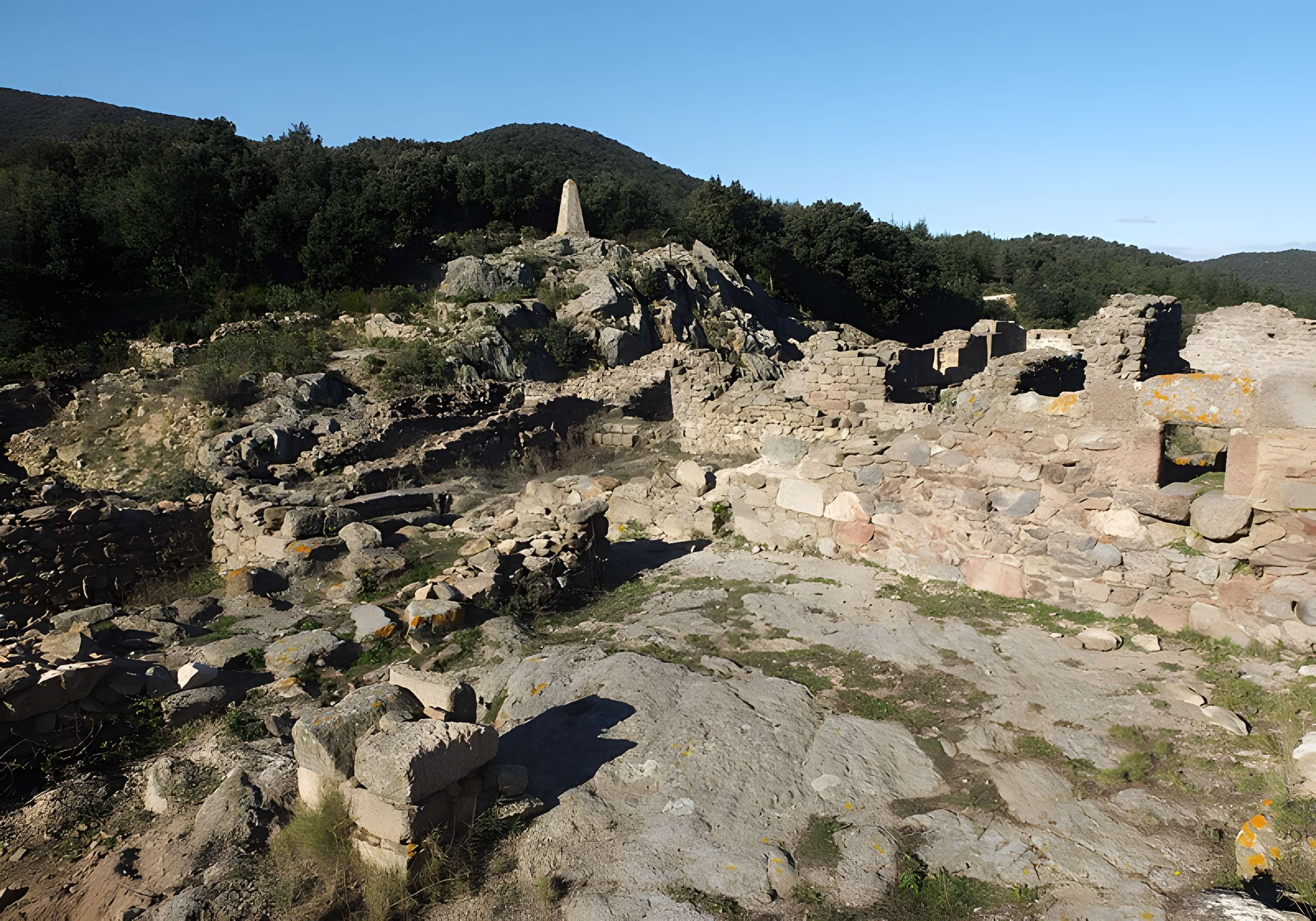 Tronçon de la Via Domitia (également sur communes de Jonquières-Saint-Vincent et Beaucaire, dans le Gard, et Castelnau-le-Lez, dans l'Hérault)