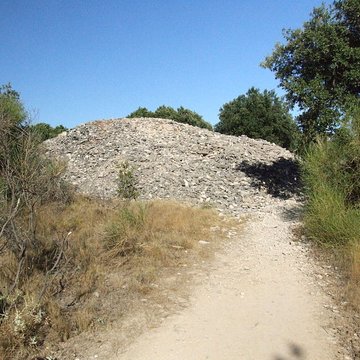Oppidum de Roque de Viou également sur commune de Nages-et-Solorgues