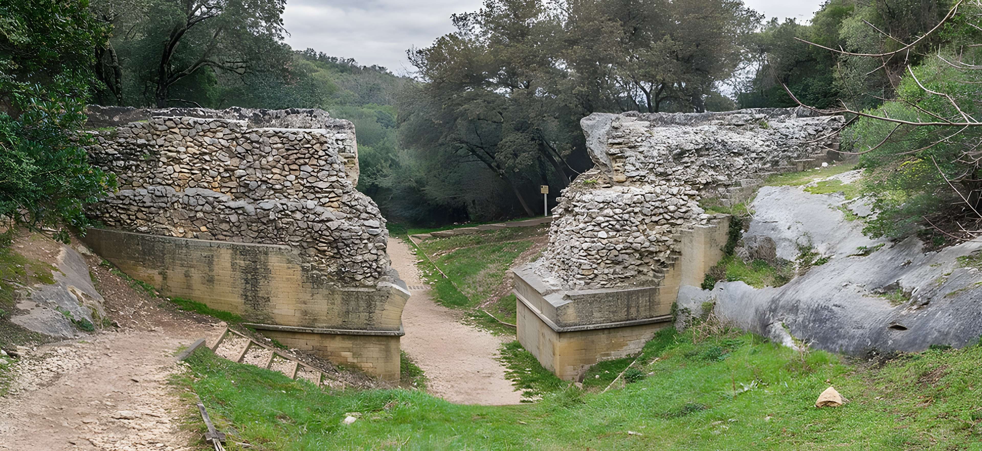 Aqueduc de Nîmes