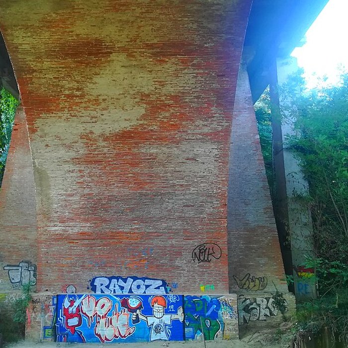 Photo de Pont sur le Touch