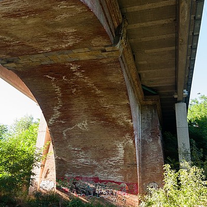 Photo de Pont sur le Touch