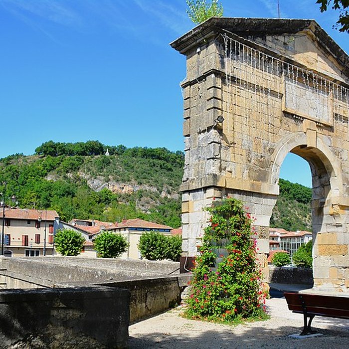 Photo de Pont, porte de pont et porte de ville