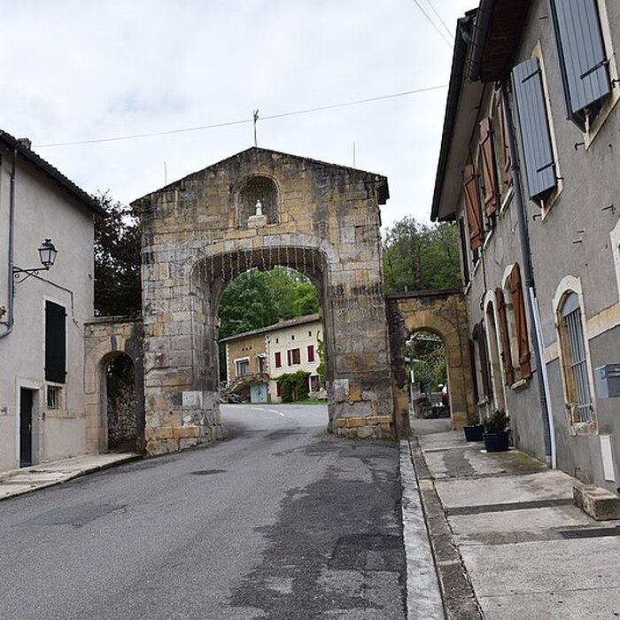 Photo de Pont, porte de pont et porte de ville