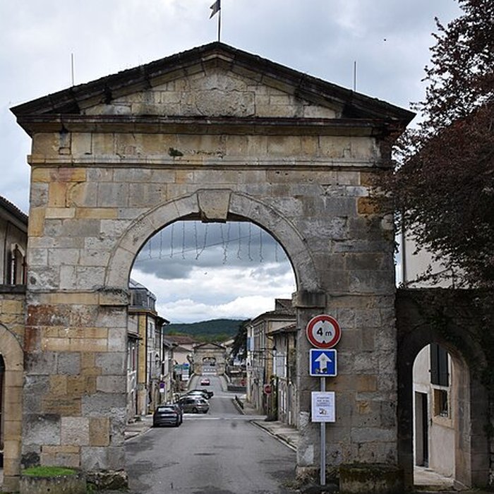 Photo de Pont, porte de pont et porte de ville