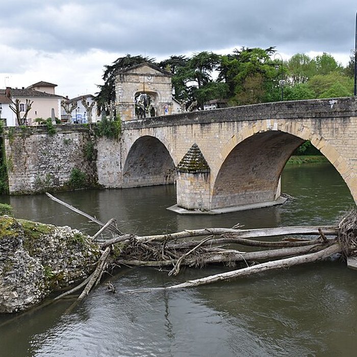 Photo de Pont, porte de pont et porte de ville