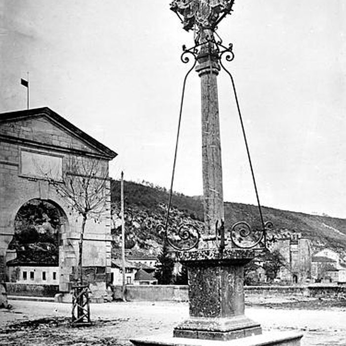 Photo de Pont, porte de pont et porte de ville