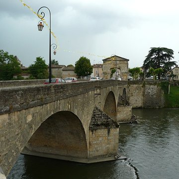 Pont, porte de pont et porte de ville