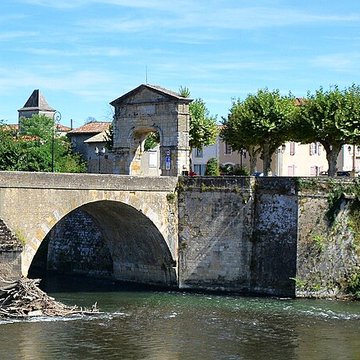 Pont, porte de pont et porte de ville
