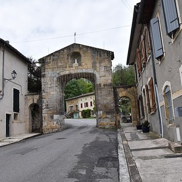 Pont, porte de pont et porte de ville