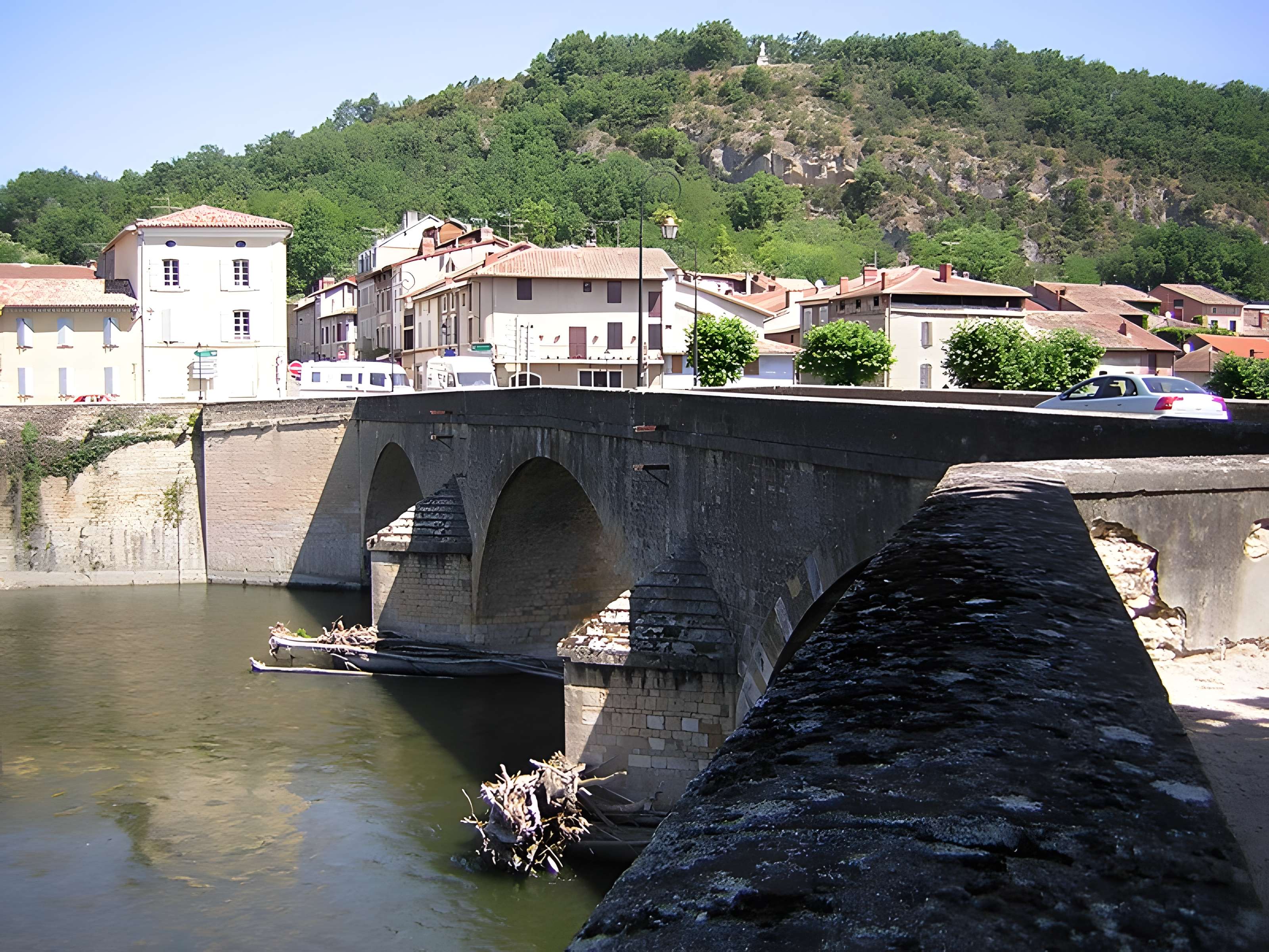 Pont, porte de pont et porte de ville