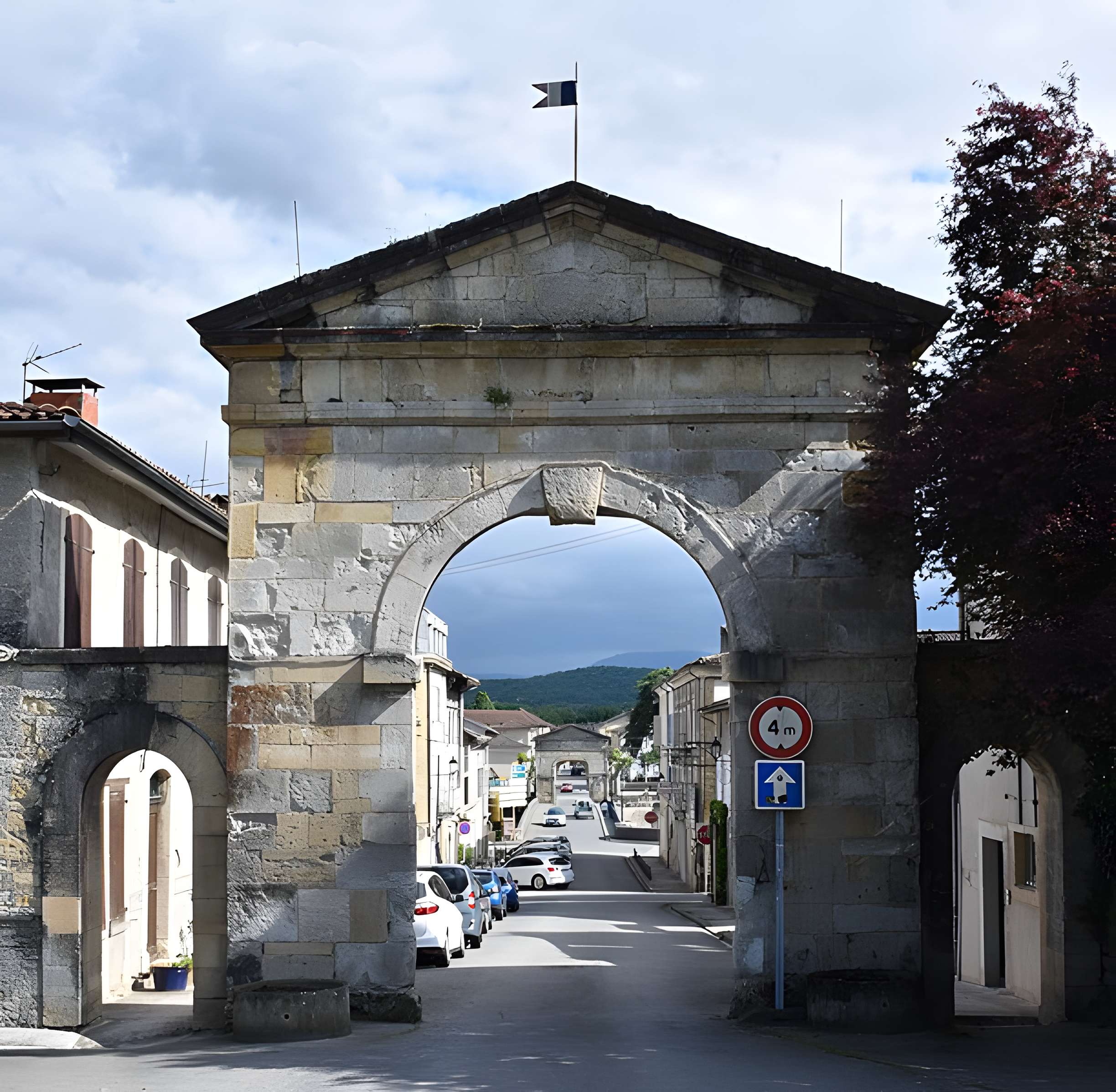 Pont, porte de pont et porte de ville