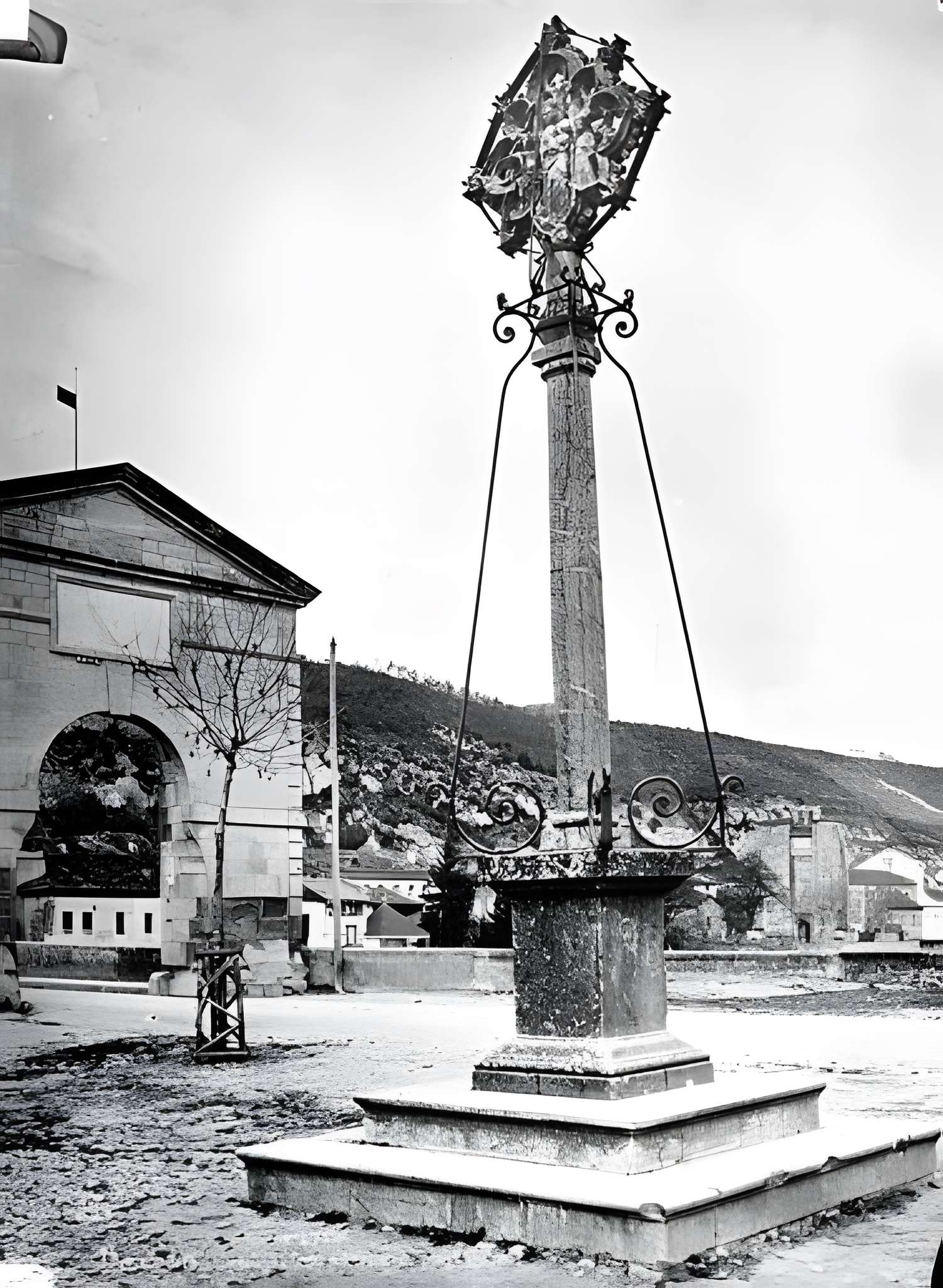 Pont, porte de pont et porte de ville