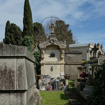 Entrée du cimetière de Terre-Cabade