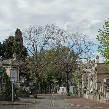 Entrée du cimetière de Terre-Cabade