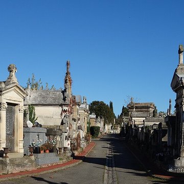 Entrée du cimetière de Terre-Cabade