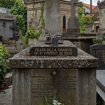 Entrée du cimetière de Terre-Cabade