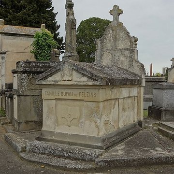 Entrée du cimetière de Terre-Cabade