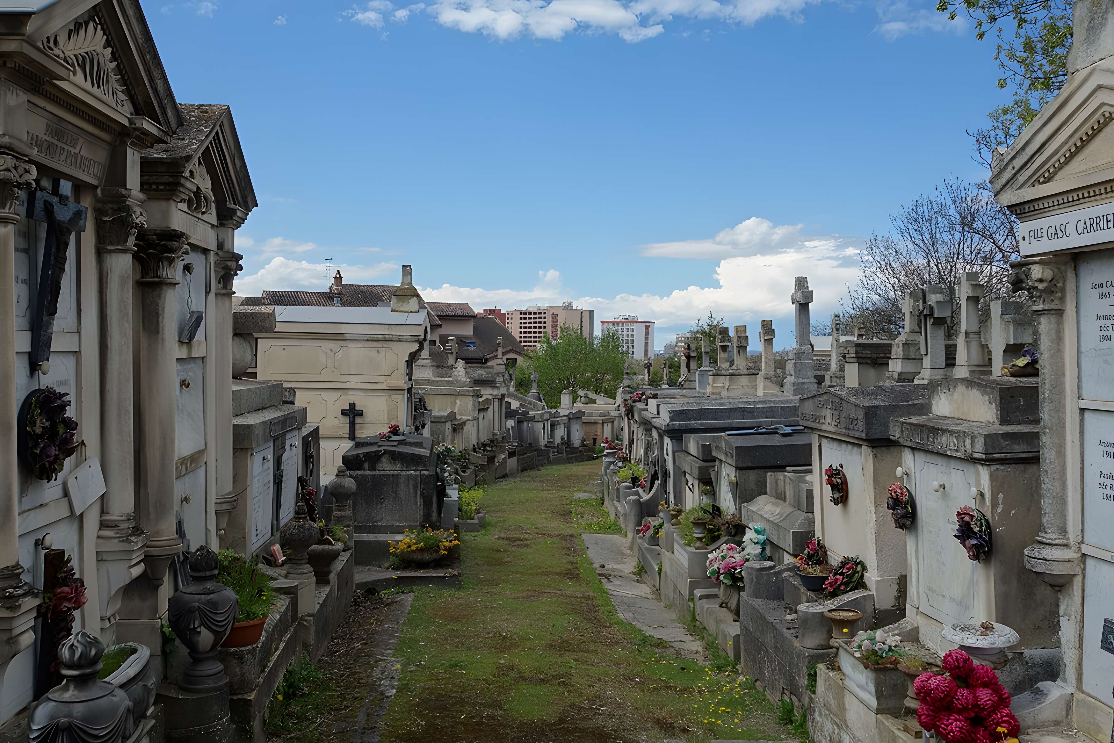 Entrée du cimetière de Terre-Cabade