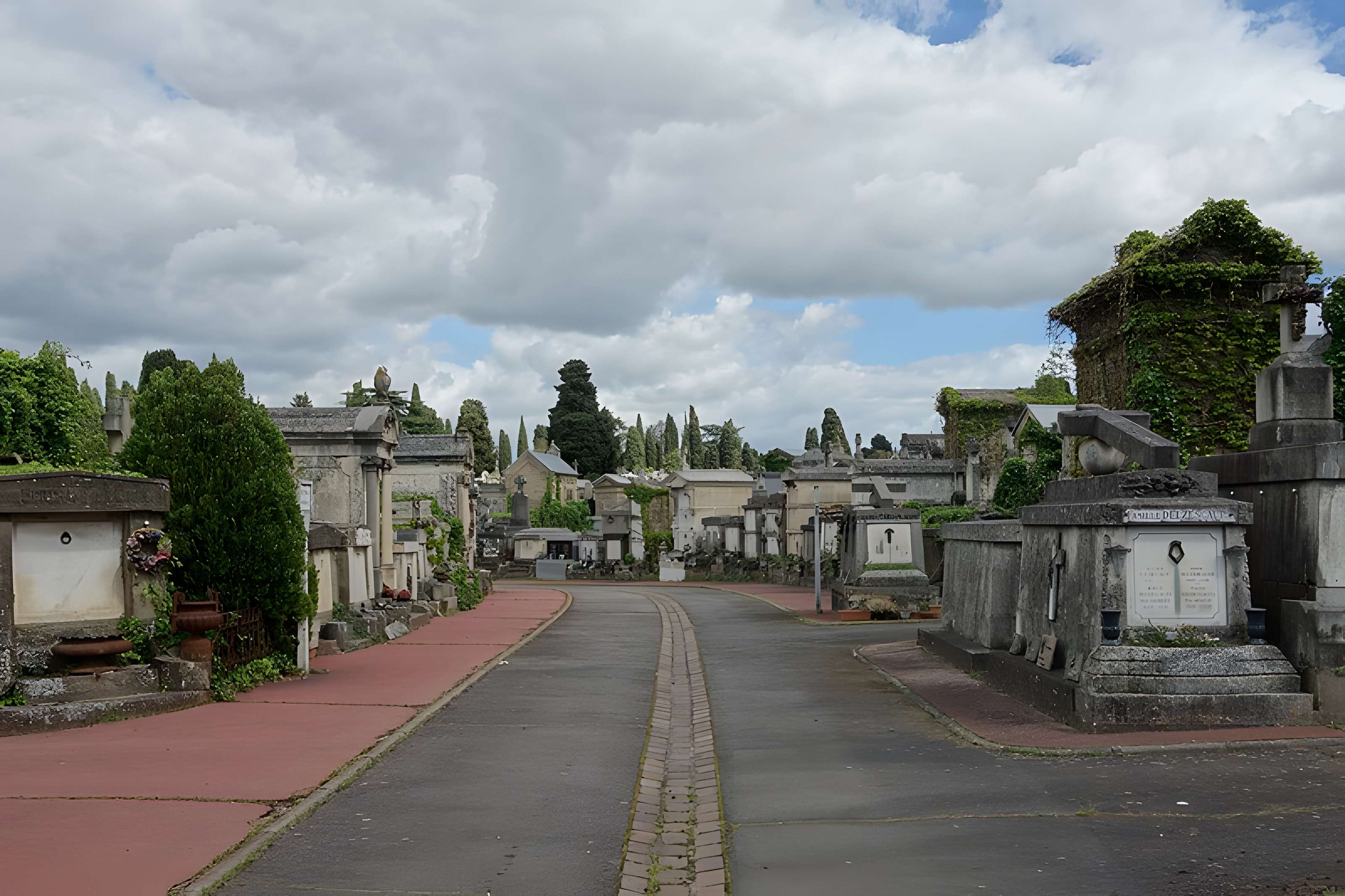Entrée du cimetière de Terre-Cabade