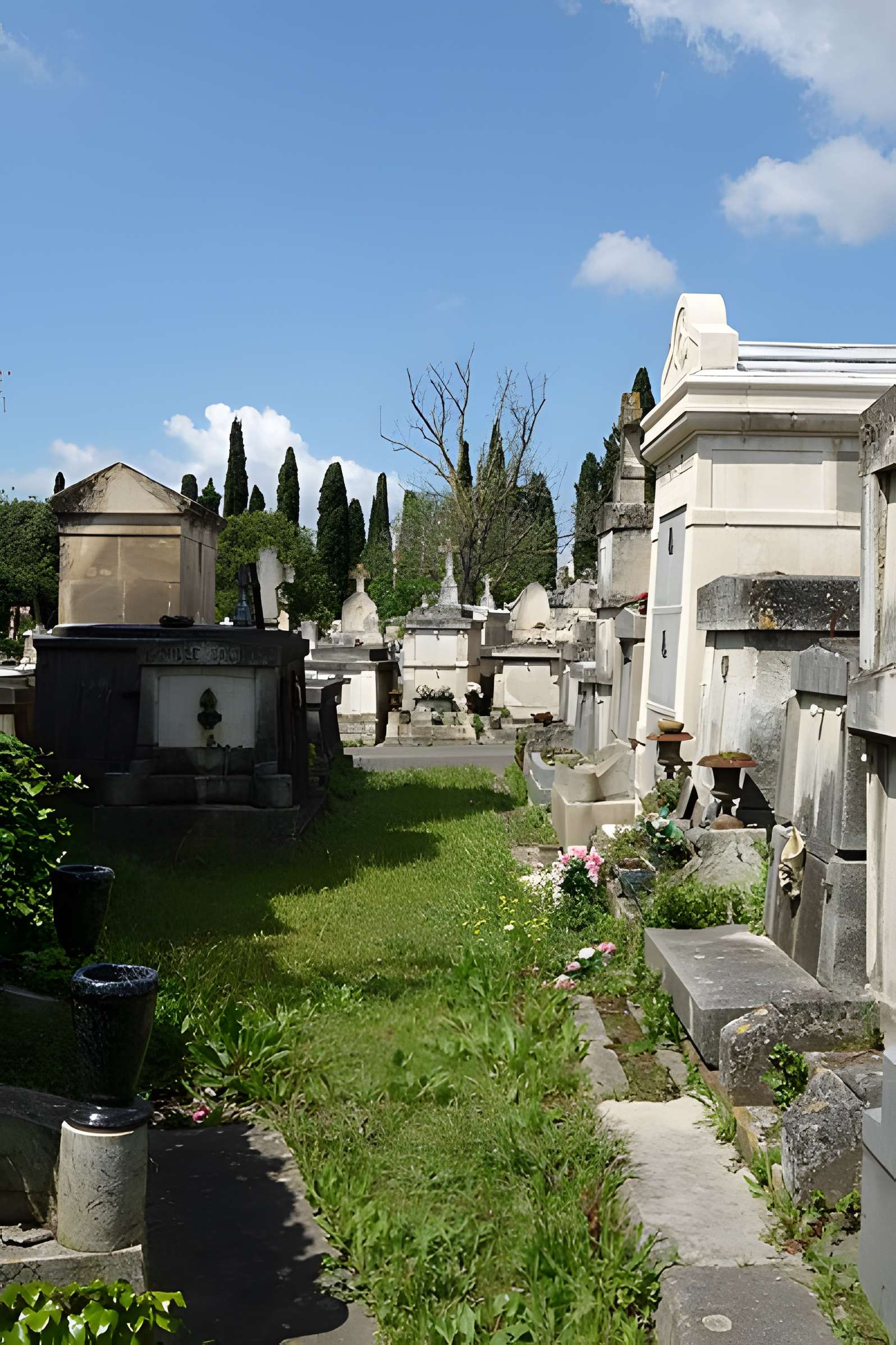 Entrée du cimetière de Terre-Cabade