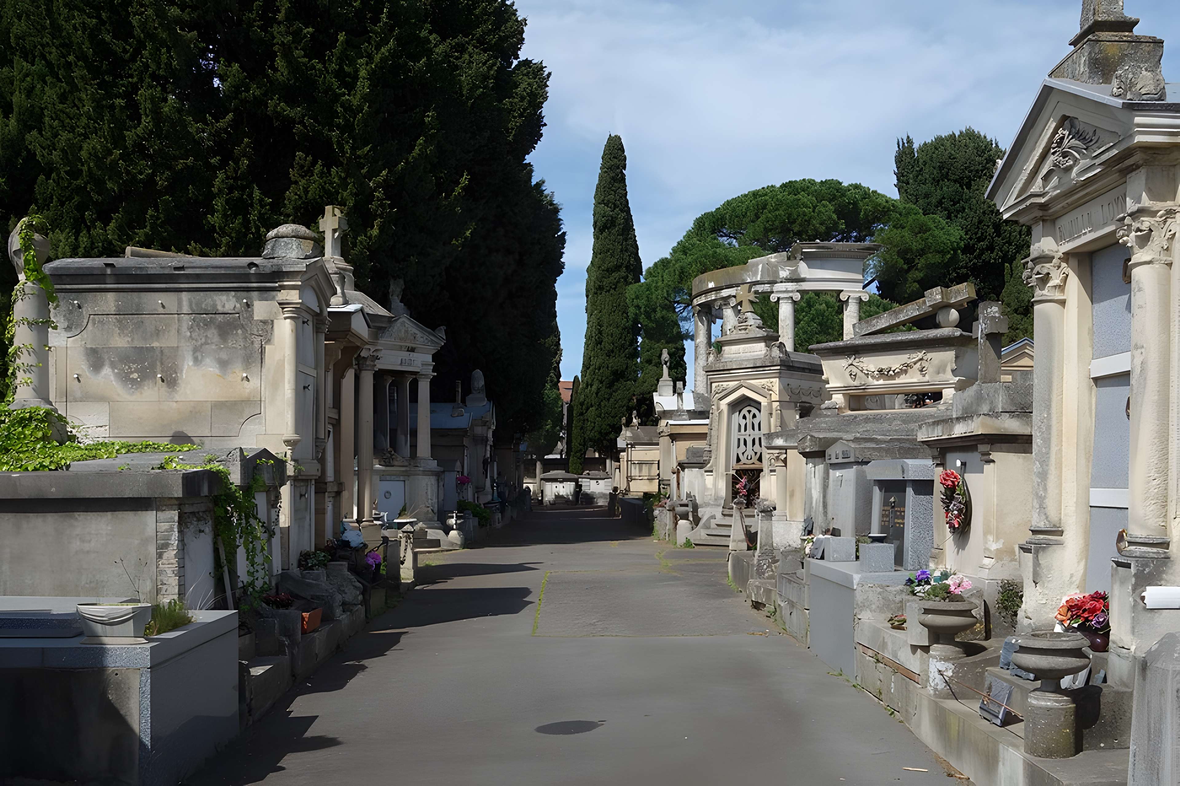 Entrée du cimetière de Terre-Cabade