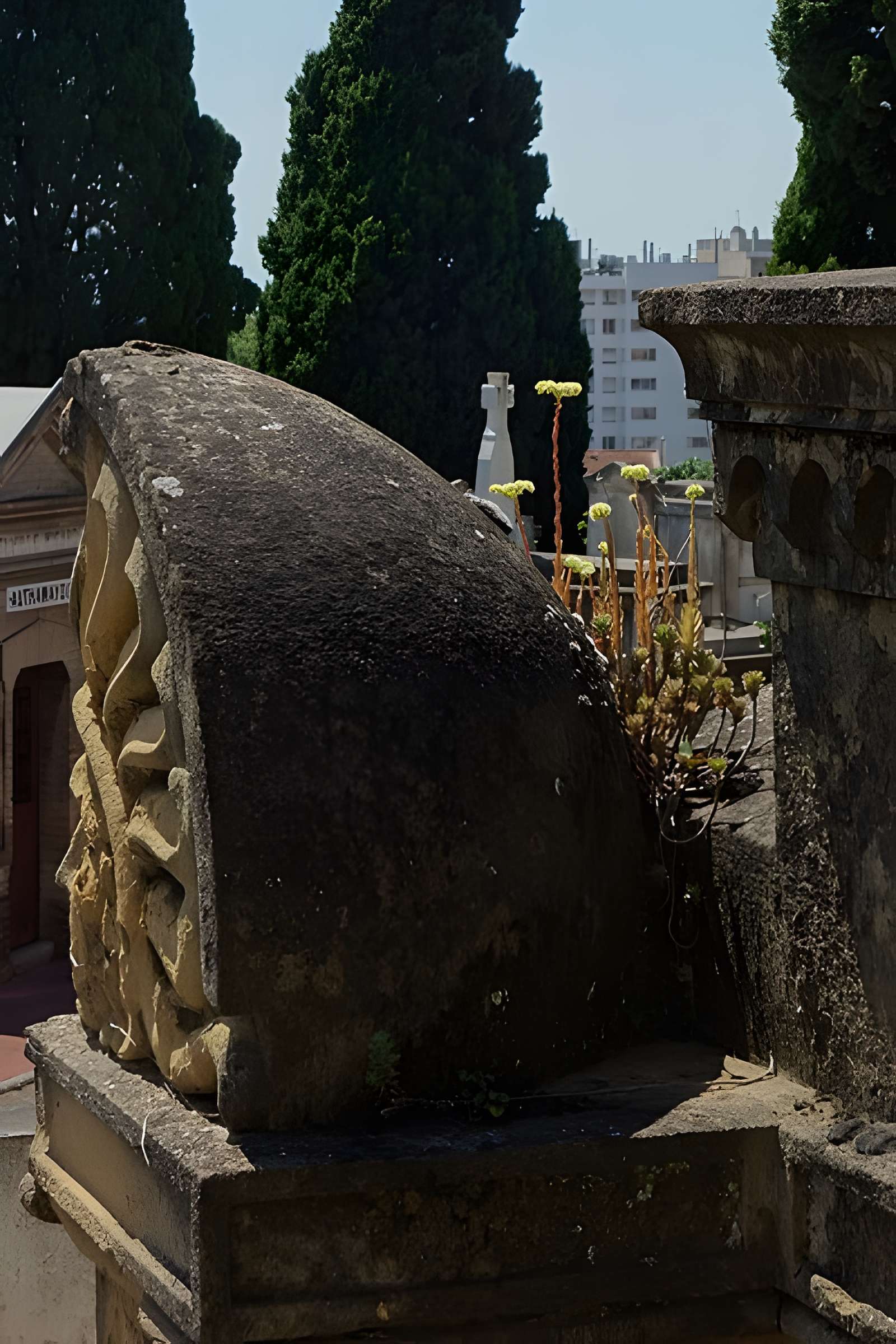 Entrée du cimetière de Terre-Cabade