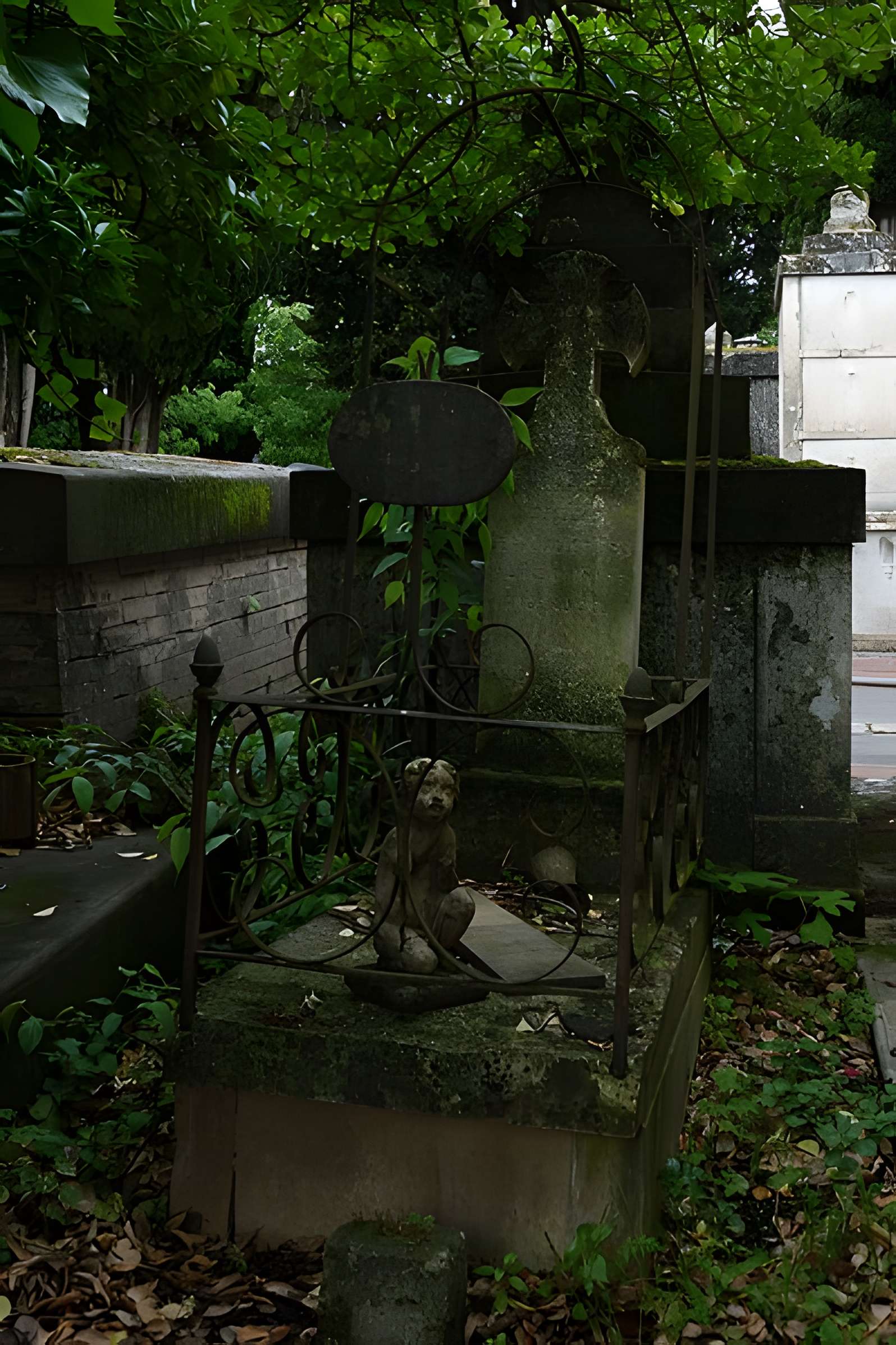 Entrée du cimetière de Terre-Cabade