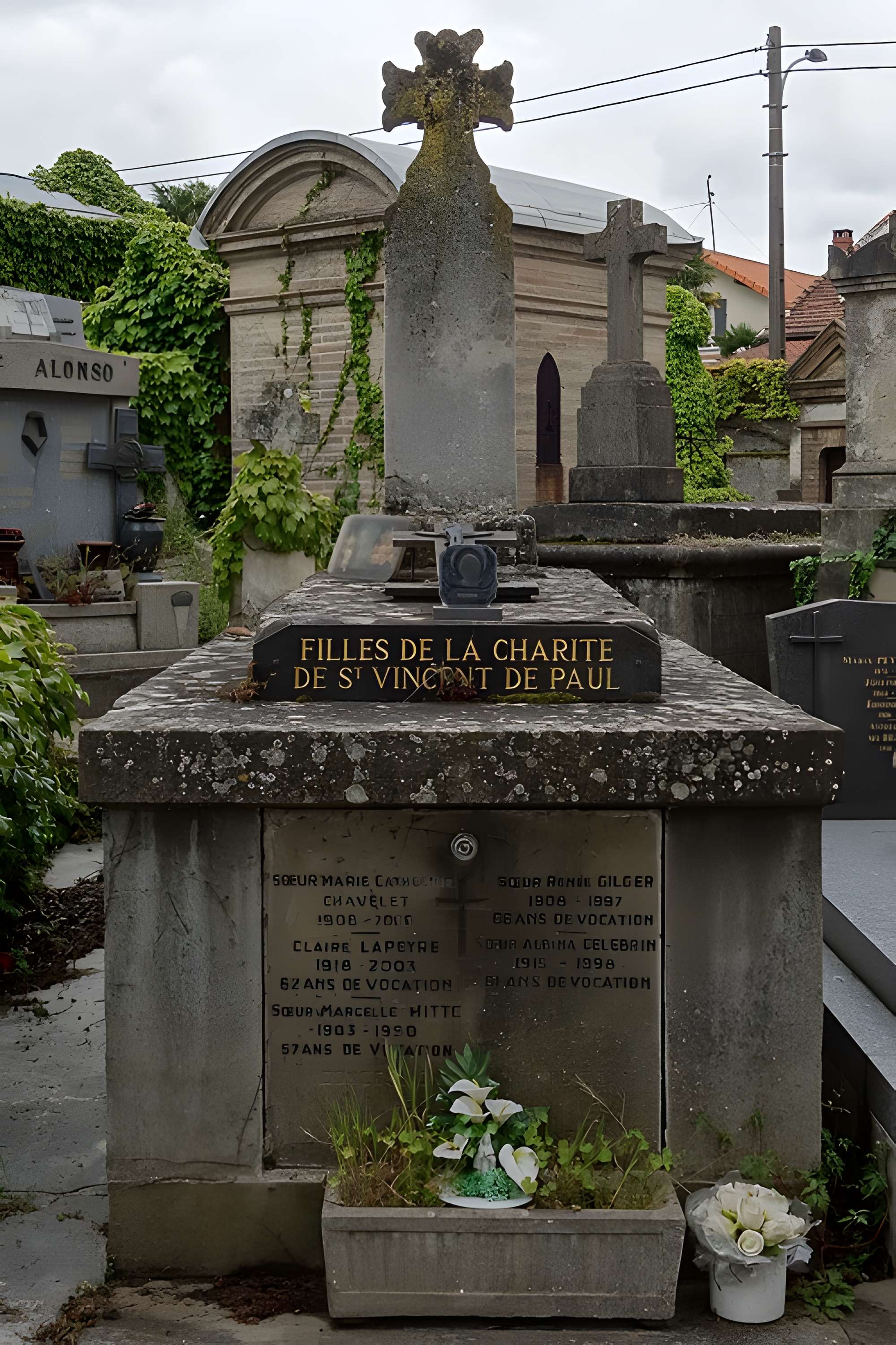 Entrée du cimetière de Terre-Cabade