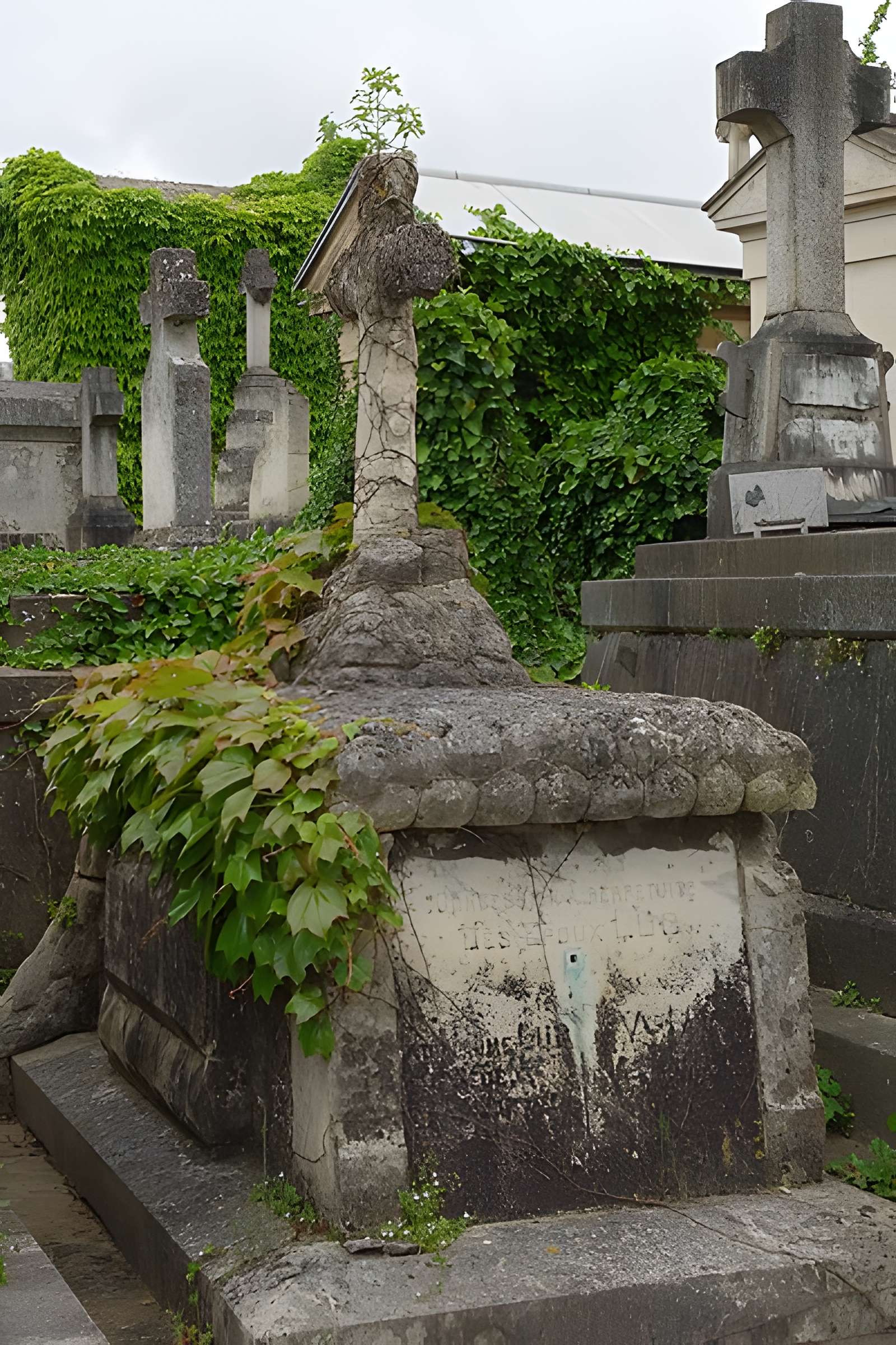 Entrée du cimetière de Terre-Cabade