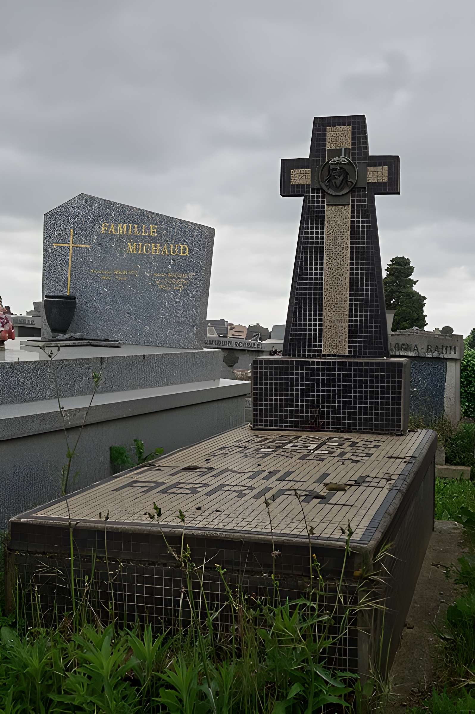 Entrée du cimetière de Terre-Cabade
