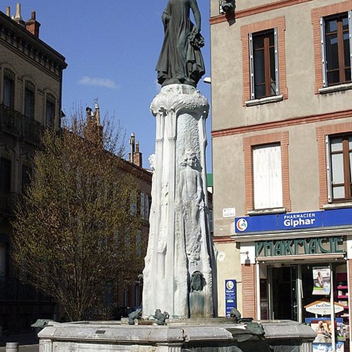 Photo de Fontaine de la Poésie romane