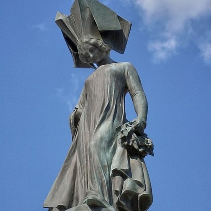 Photo de Fontaine de la Poésie romane