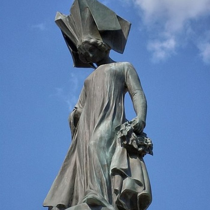 Photo de Fontaine de la Poésie romane