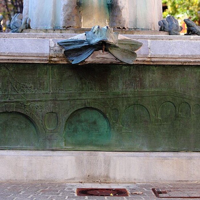 Photo de Fontaine de la Poésie romane