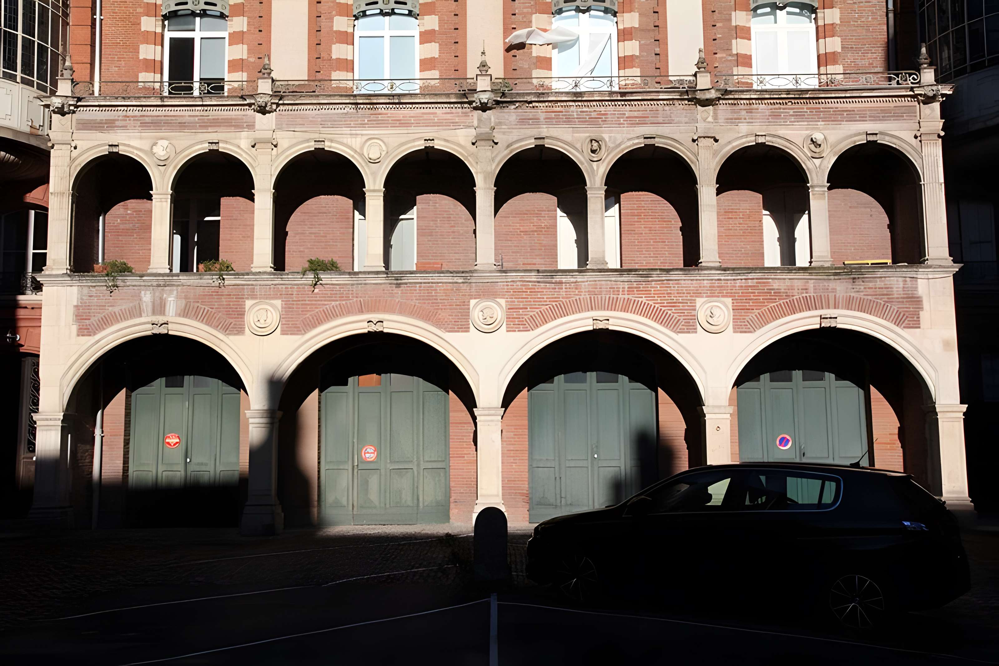 Hôtel de Pins et hôtel Antonin