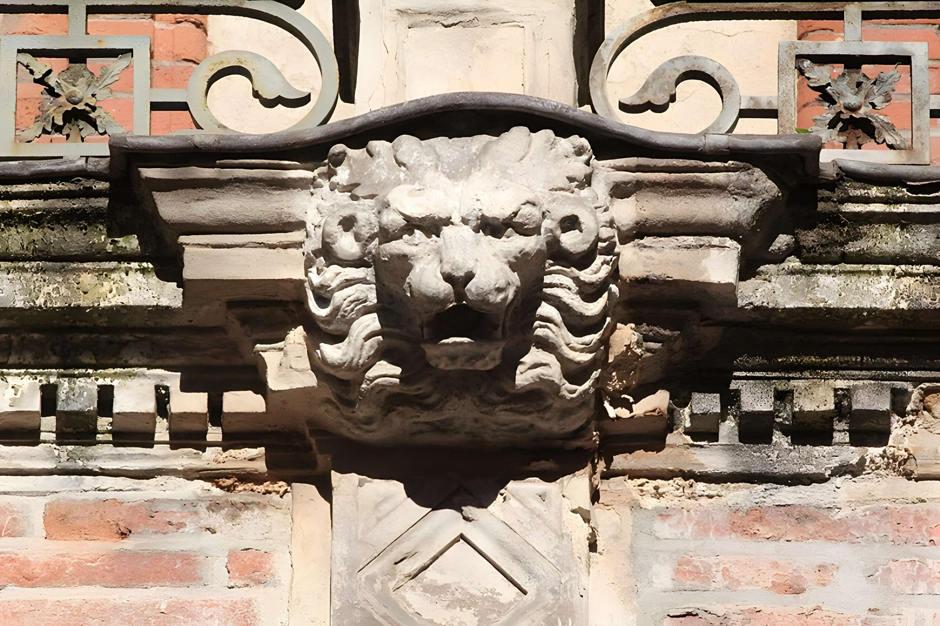 Hôtel de Pins et hôtel Antonin