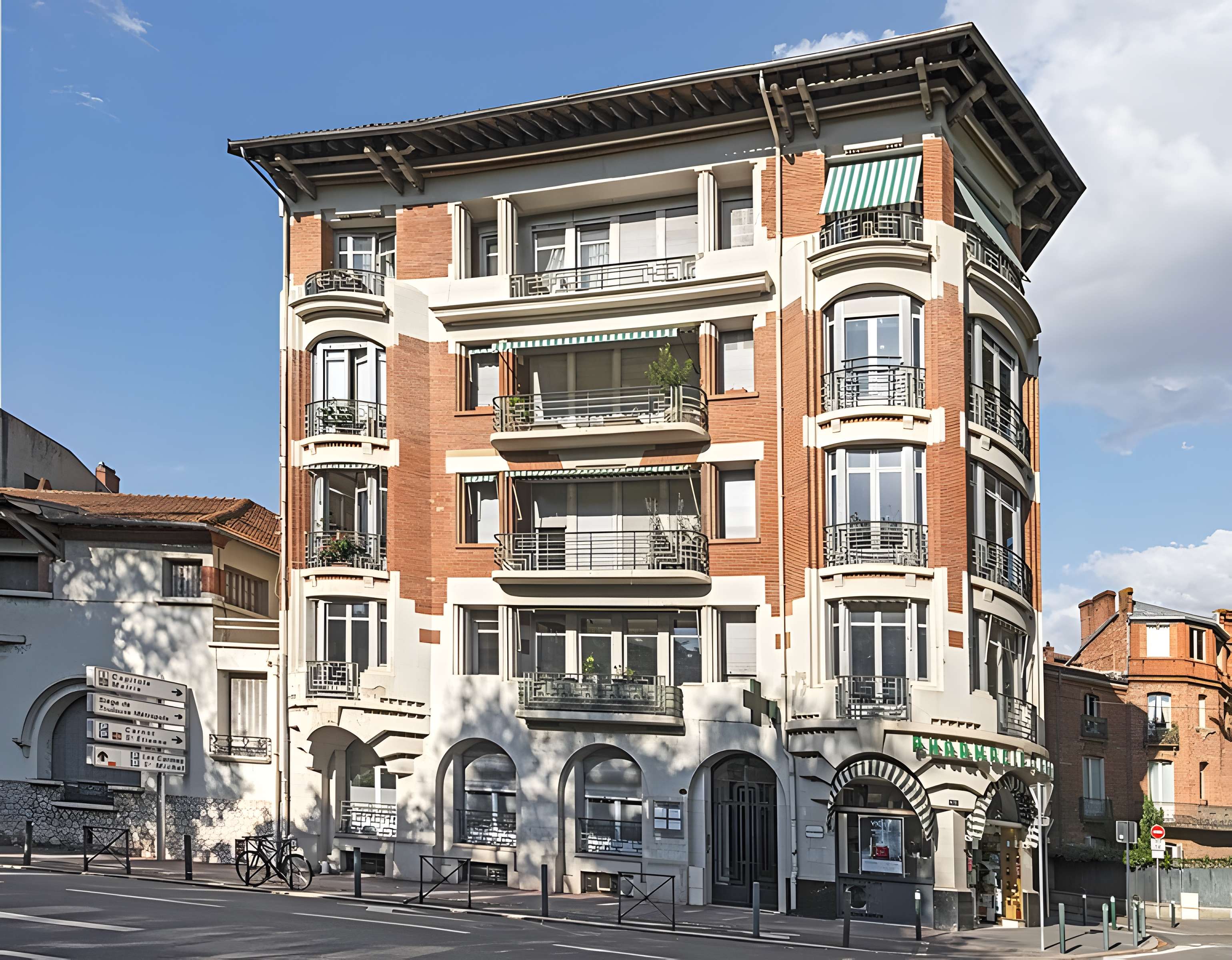 Immeuble situé 2 square Boulingrin