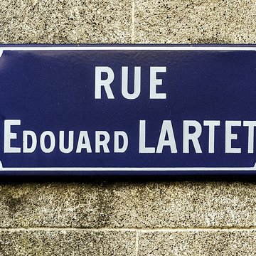 Ancien collège de Jésuites, puis lycée, actuellement collège Salinis