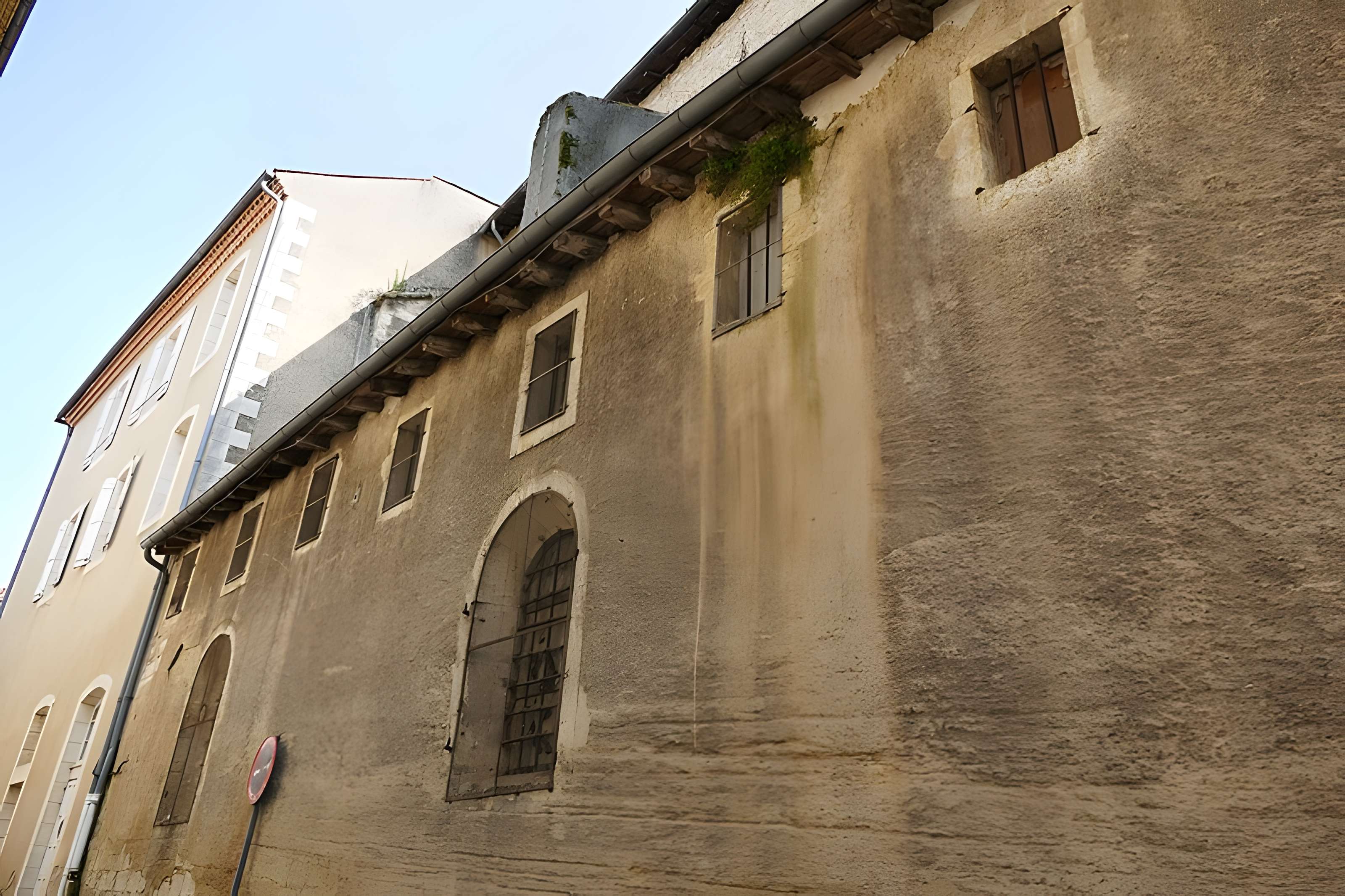 Ancien collège de Jésuites, puis lycée, actuellement collège Salinis