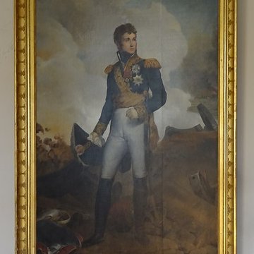 Le bâtiment de lévêché occupé par lhôtel de ville et le musée