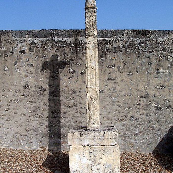 Photo de Croix de cimetière du XVIe siècle