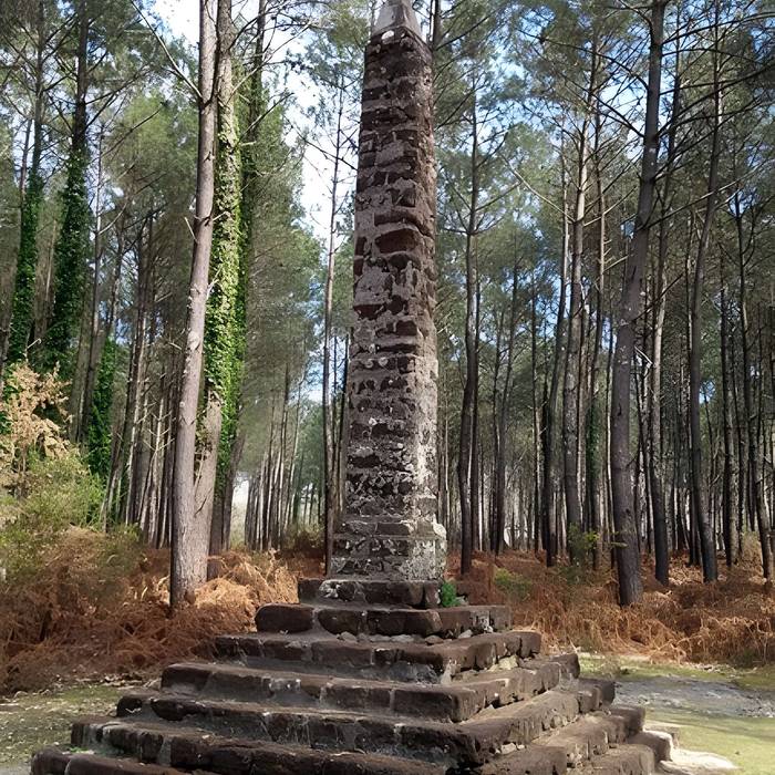 Photo de Obélisque dit Croix des Pèlerins