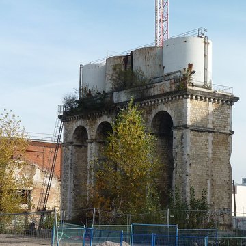 Ancien château deau de la gare Saint-Jean