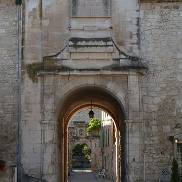 Église Saint-Didier de Saint-Didier dans le Vaucluse