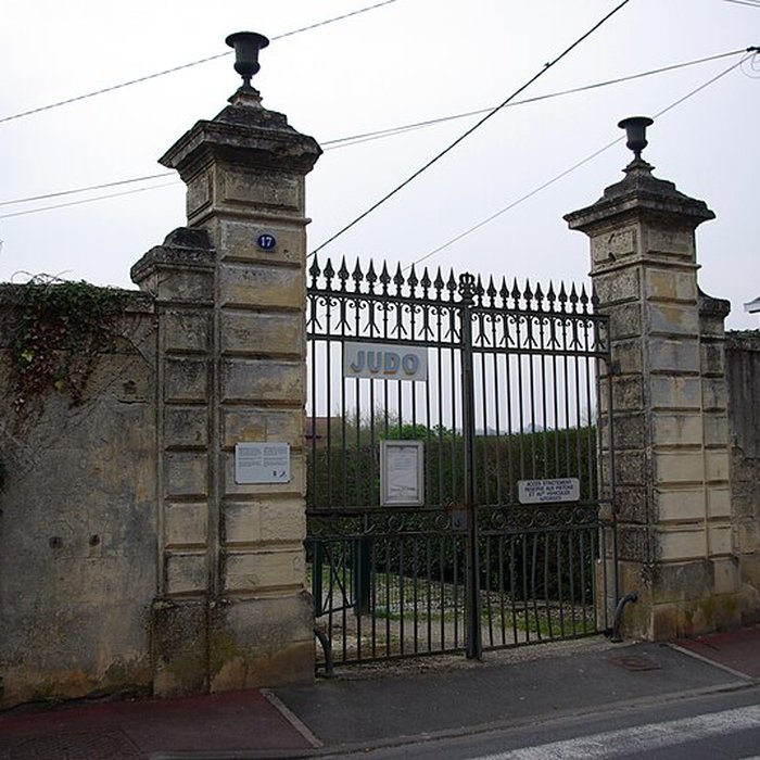 Photo de Ancienne porte du potager des Ducs dEpernon.