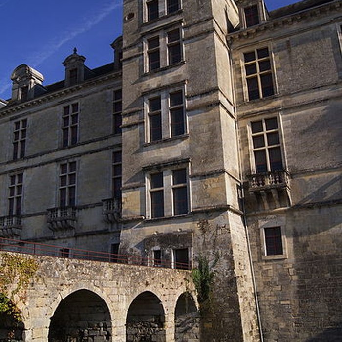 Photo de Ancienne porte du potager des Ducs dEpernon.
