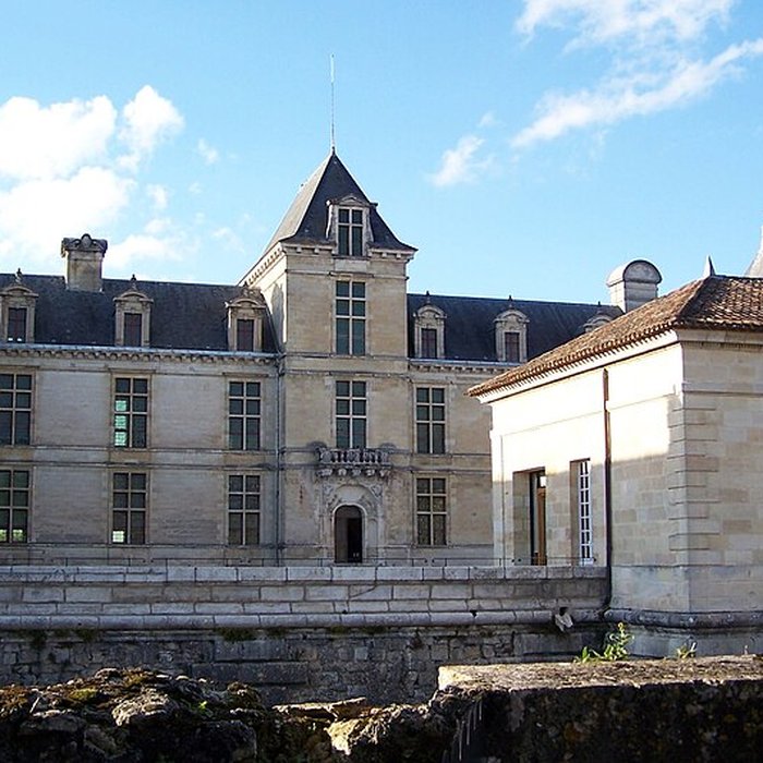 Photo de Ancienne porte du potager des Ducs dEpernon.