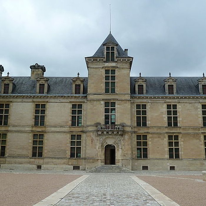 Photo de Ancienne porte du potager des Ducs dEpernon.