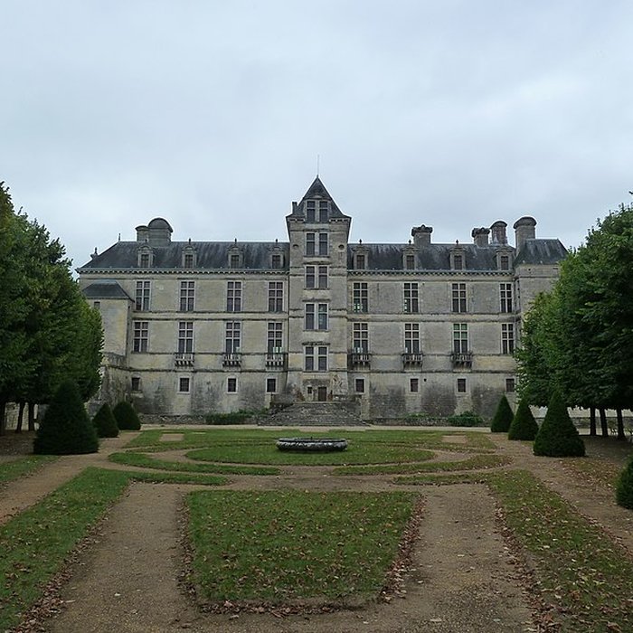 Photo de Ancienne porte du potager des Ducs dEpernon.