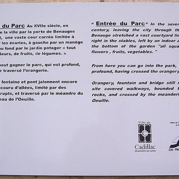 Ancienne porte du potager des Ducs dEpernon.